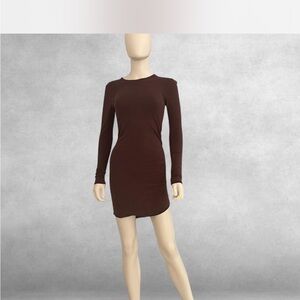 Aritzia Wilfred light cotton, long sleeved above the knee dress in burgundy.